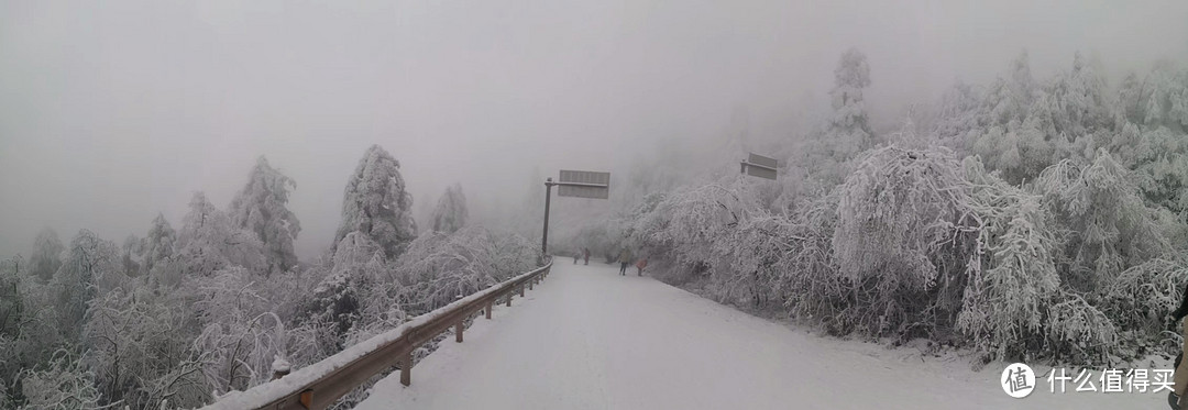 沐浴冬季里的佛光，追寻雪日里的朝阳—峨眉山之旅