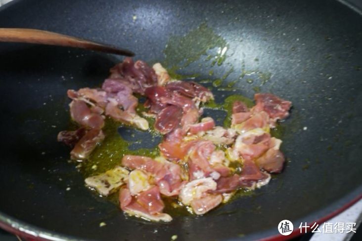 教你一道快手菜:这盘青椒肉片我可以多干两碗米饭