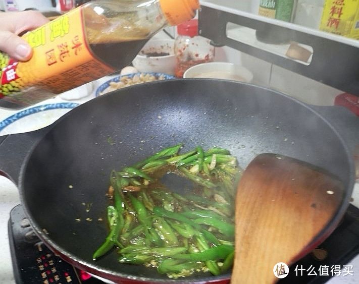 教你一道快手菜：这盘青椒肉片我可以多干两碗米饭