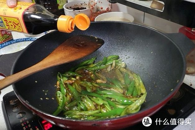 教你一道快手菜:这盘青椒肉片我可以多干两碗米饭