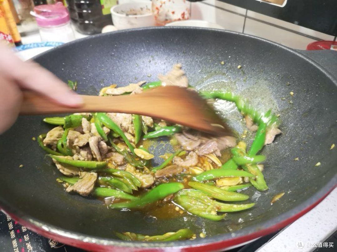 教你一道快手菜:这盘青椒肉片我可以多干两碗米饭