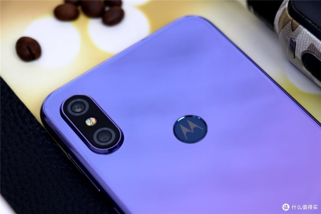 Motorola 摩托罗拉 p30 极光版上市,是情怀,还是涅槃重生