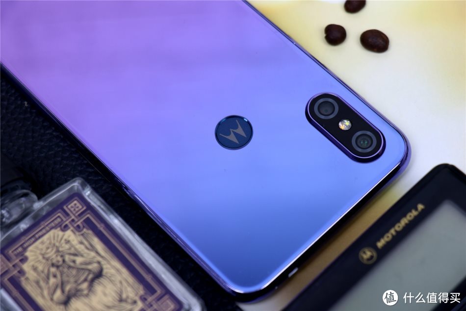 Motorola 摩托罗拉 p30 极光版上市,是情怀,还是涅槃重生