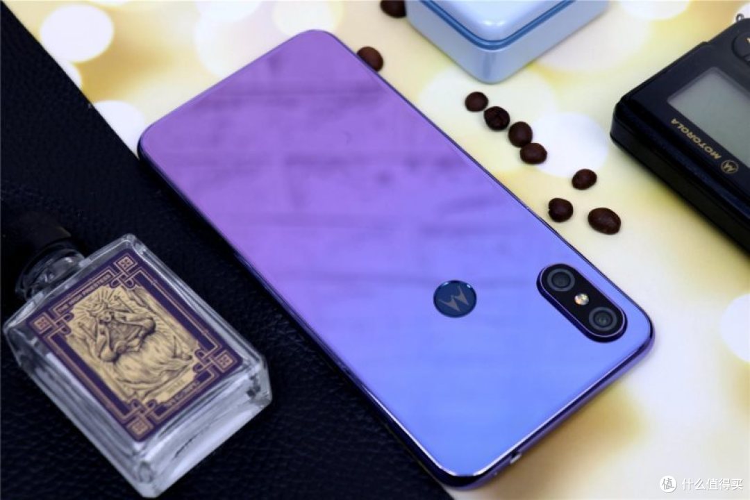 Motorola 摩托罗拉 p30 极光版上市,是情怀,还是涅槃重生