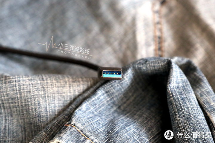 【小三爷出品】四卡同读,实用又方便-Orico高速多功能读卡器体验