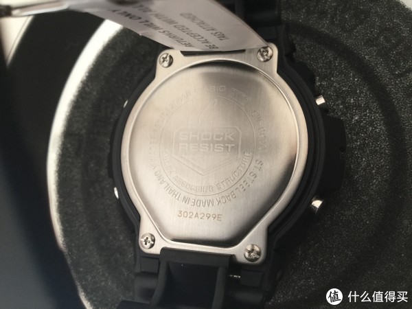 一堆拼音字母大意是型号6900，后盖泰国产，2015年出厂，防水20公斤