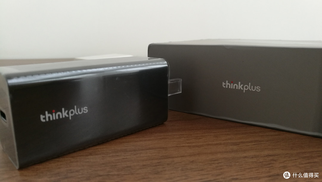 千呼万唤始出来——thinkplus口红电源简评