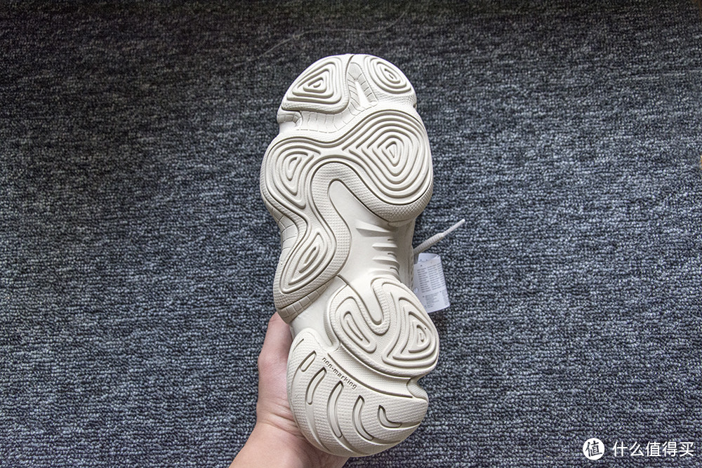 售价3000元YEEZY 500初代色值得入？详细上脚评测