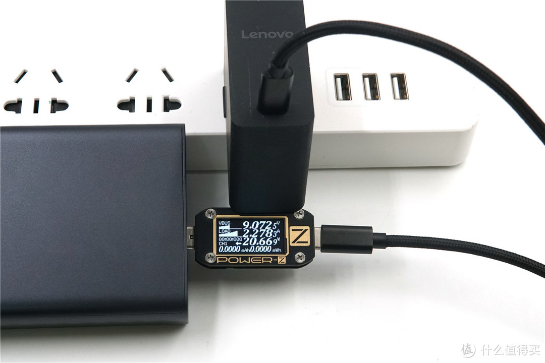 USB-C口支持27W USB PD输出，ZMI紫米 Aura 移动电源QB822开箱评测