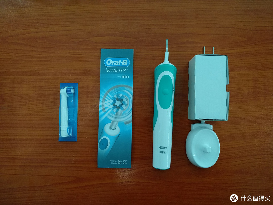 图书馆猿のOral-B 欧乐-B 牙龈专护牙膏+D12 电动牙刷简单晒