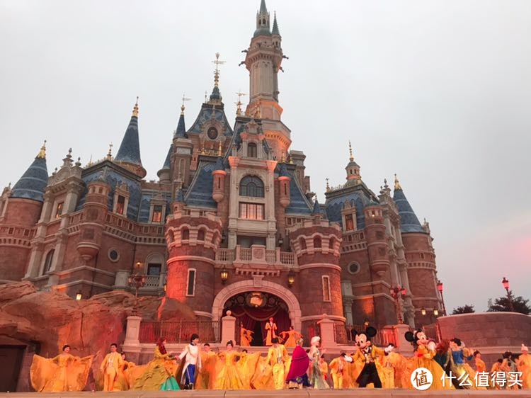 赞东航BUG机票—两日玩遍上海迪士尼乐园,童心依旧热泪盈眶,干货献给您