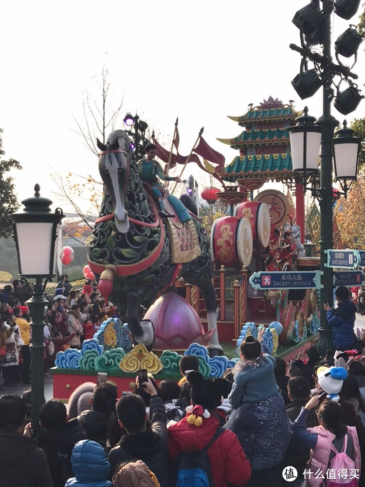 赞东航BUG机票—两日玩遍上海迪士尼乐园，童心依旧热泪盈眶，干货献给您