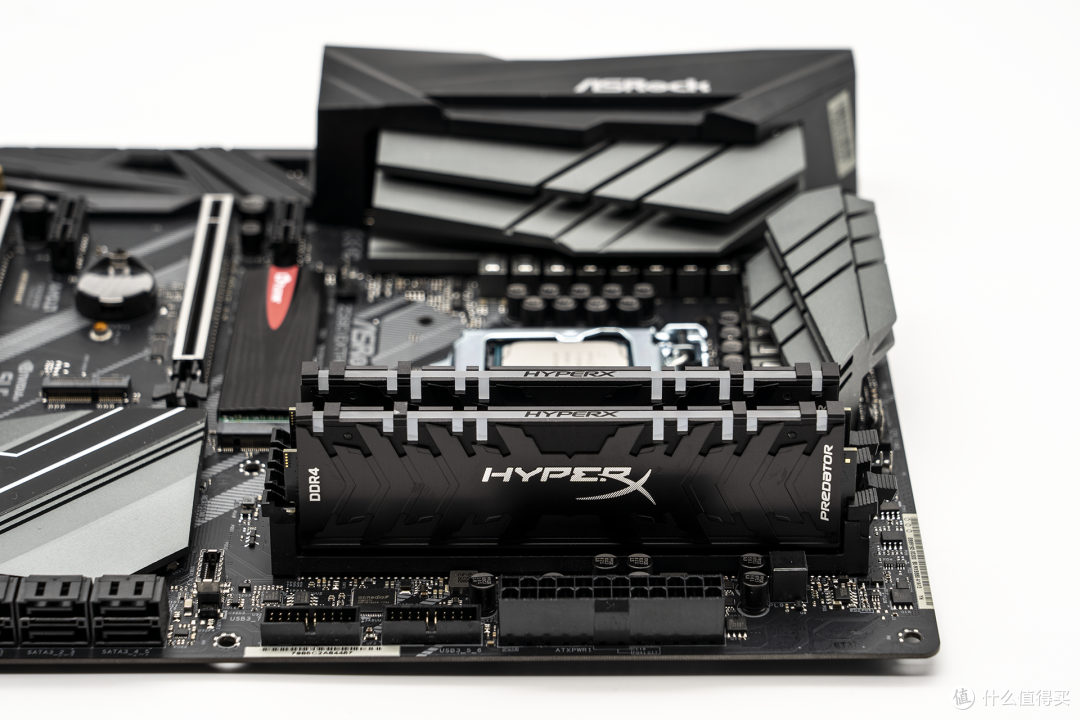 金士顿 HyperX Predator RGB内存,都很好奇它的体质对吧?