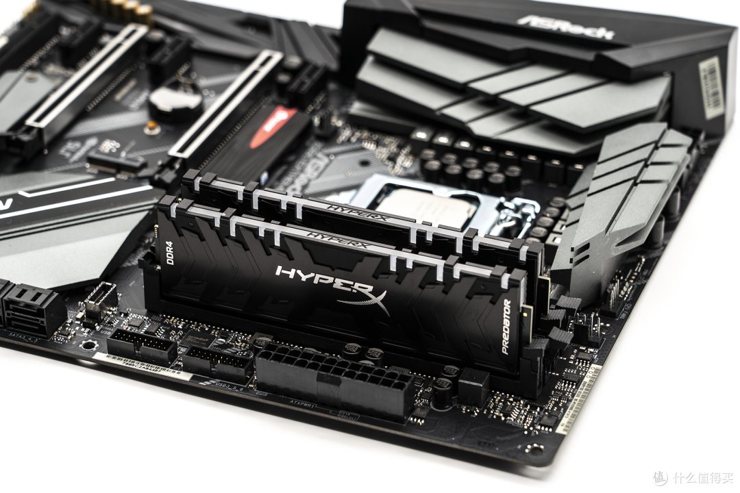 金士顿 HyperX Predator RGB内存,都很好奇它的体质对吧?