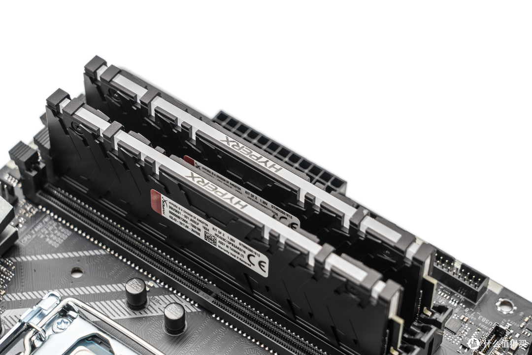 金士顿 HyperX Predator RGB内存,都很好奇它的体质对吧?