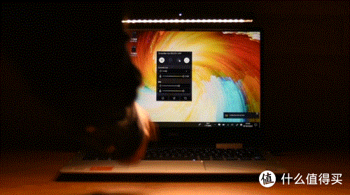 移动场景也需优质照明:BenQ 明基 WiT screenbar Lite 笔电智能挂灯测评