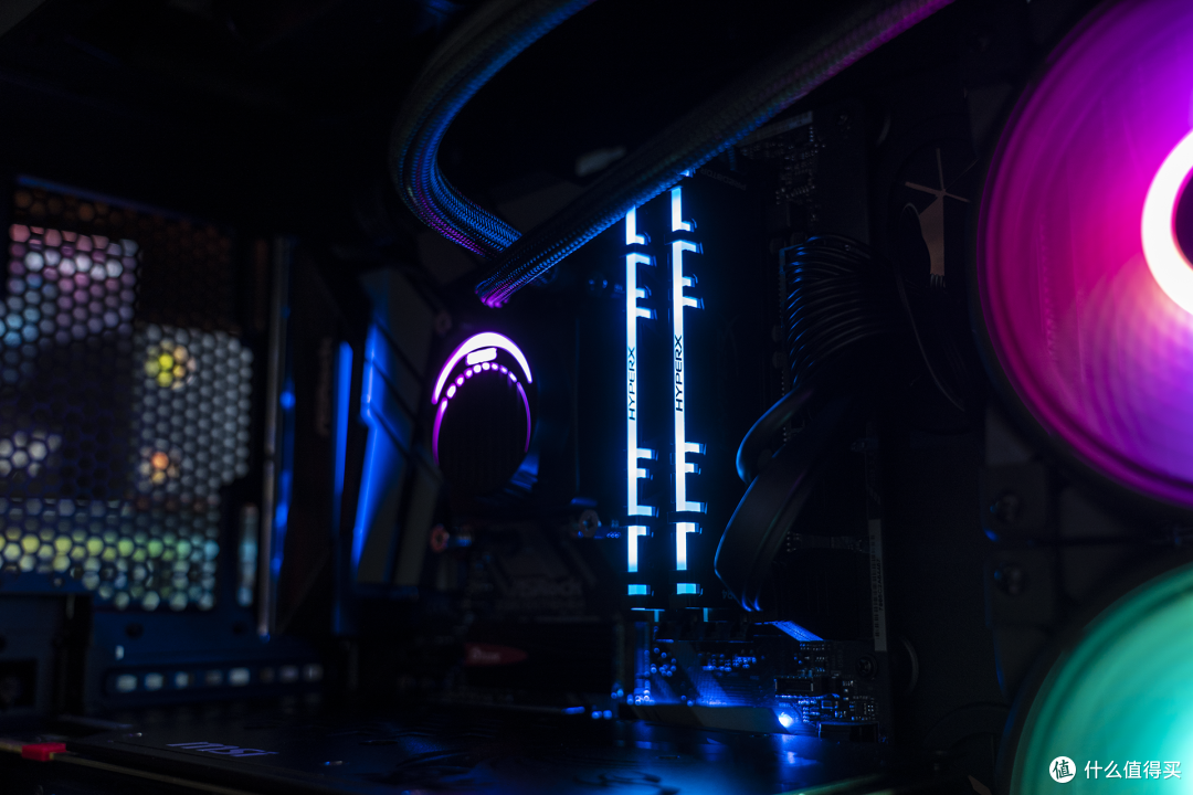金士顿 HyperX Predator RGB内存,都很好奇它的体质对吧?