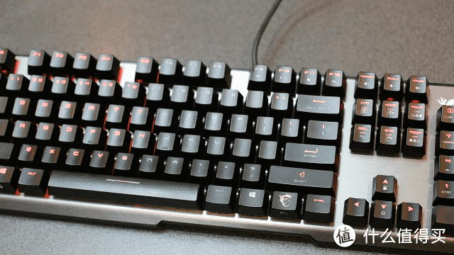 吃鸡要赢还要把好键盘 MSI 微星 GK60 Cherry 红轴机械键盘开箱