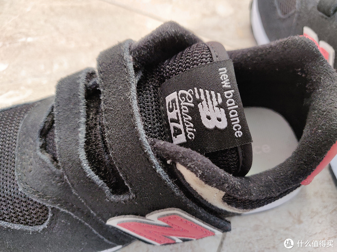 这么经典的new balance，赶紧给宝宝也买一双574