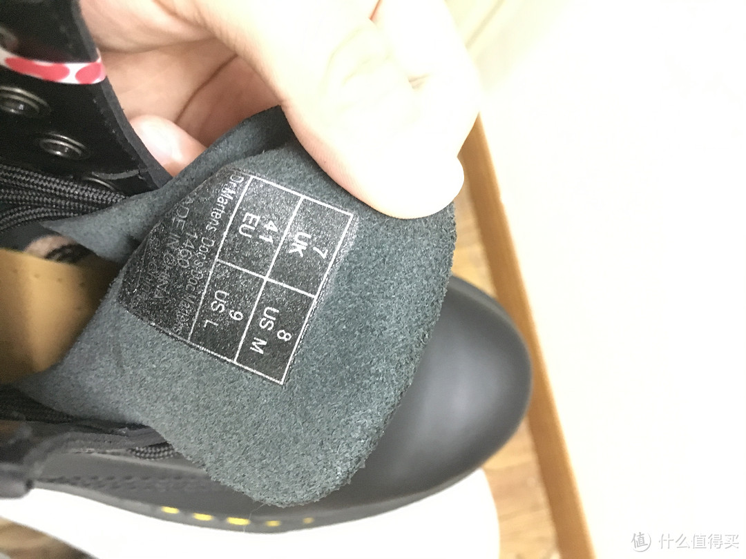 每个男人的战靴：一双黑色Dr. Martens 1460