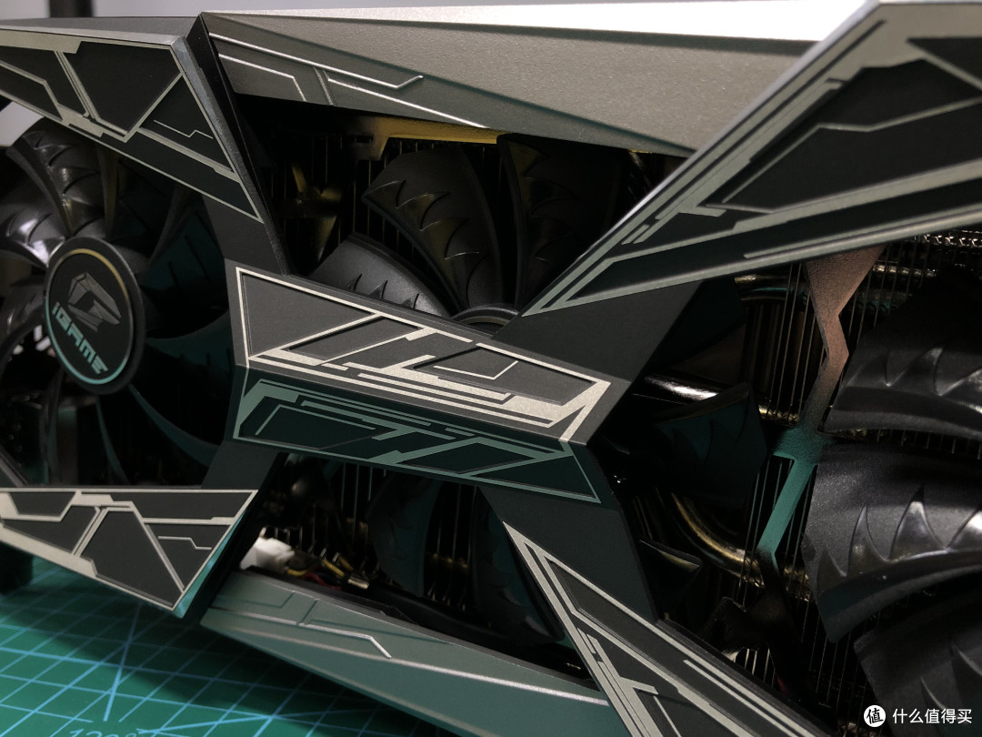 【这是测评】DLSS?光线追踪?我全都要!七彩虹iGame RTX 2080 Vulcan X OC上机体验