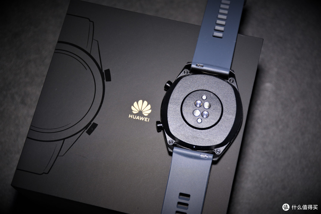 智能手表是鸡肋还是鸡翅?HUAWEI Watch GT告诉你什么是最香鸡翅(华为GT佳明飞5颂拓9横向对比评测)