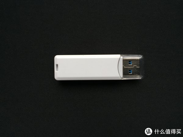 反面尾端有绳孔