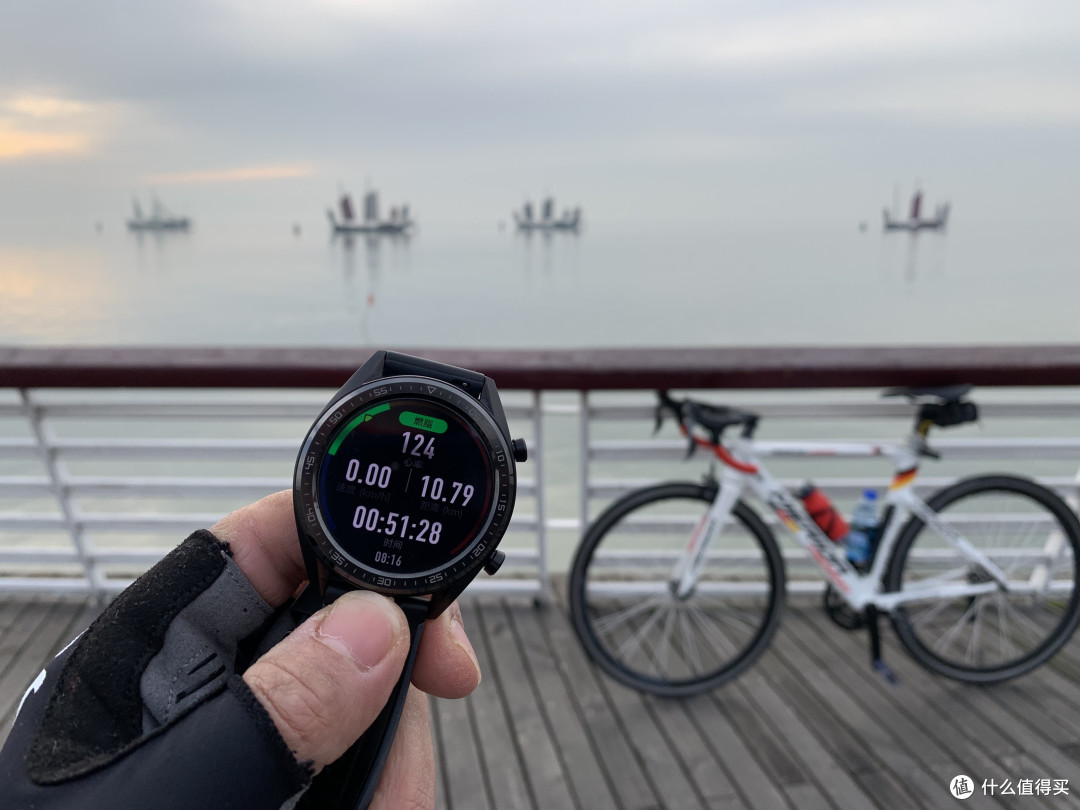 智能手表是鸡肋还是鸡翅?HUAWEI Watch GT告诉你什么是最香鸡翅(华为GT佳明飞5颂拓9横向对比评测)