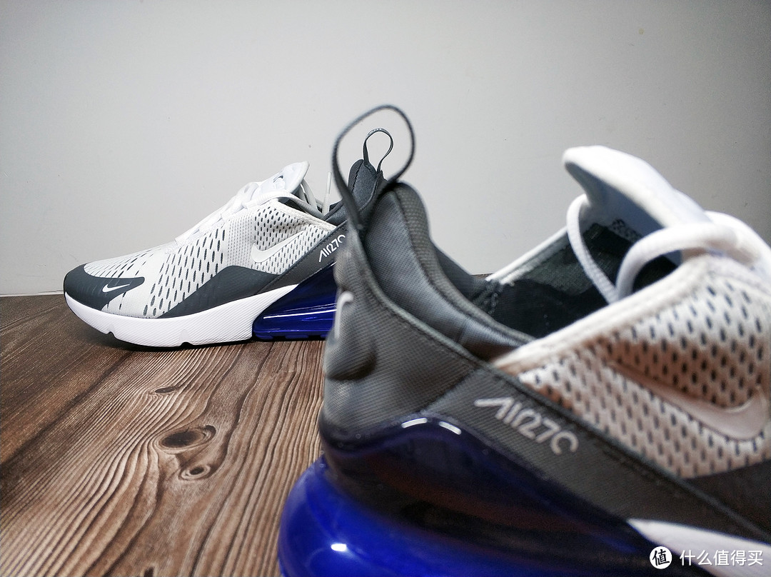 肉眼可见的超厚后跟气垫—NIKE AIR MAX 270