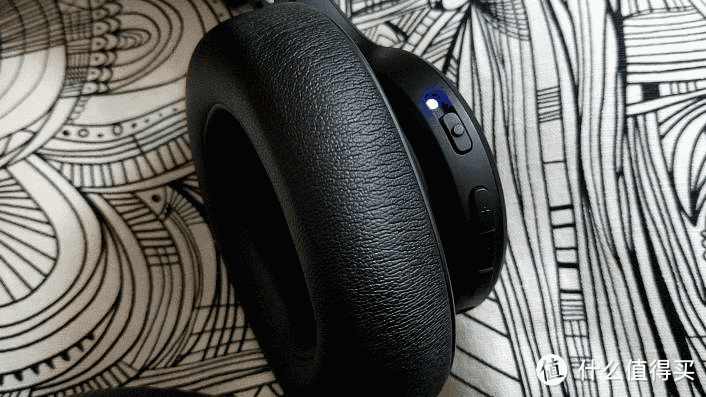 值得入坑的千元无线降噪耳机，JBL LIVE 650BTNC首款智能耳机使用体验（内有萌照）