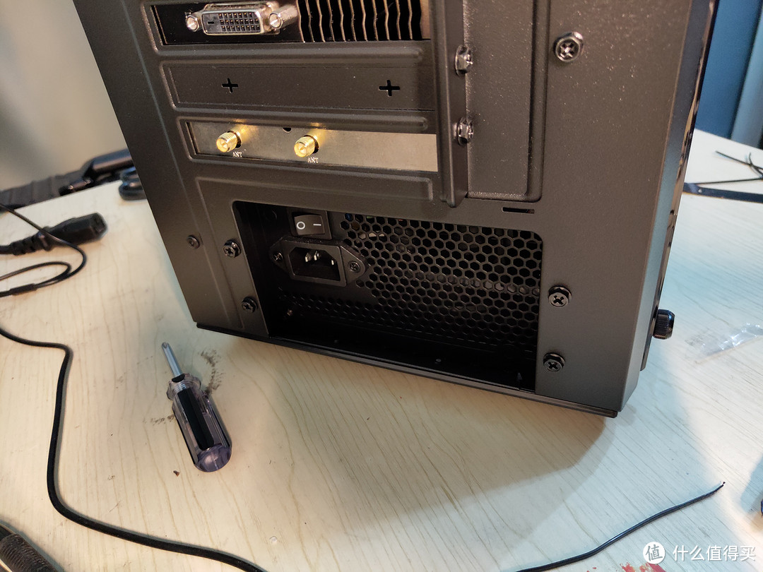 一款小巧、不闷罐的mATX机箱的装机过程及点评（酷冷Q300L+AMD平台）