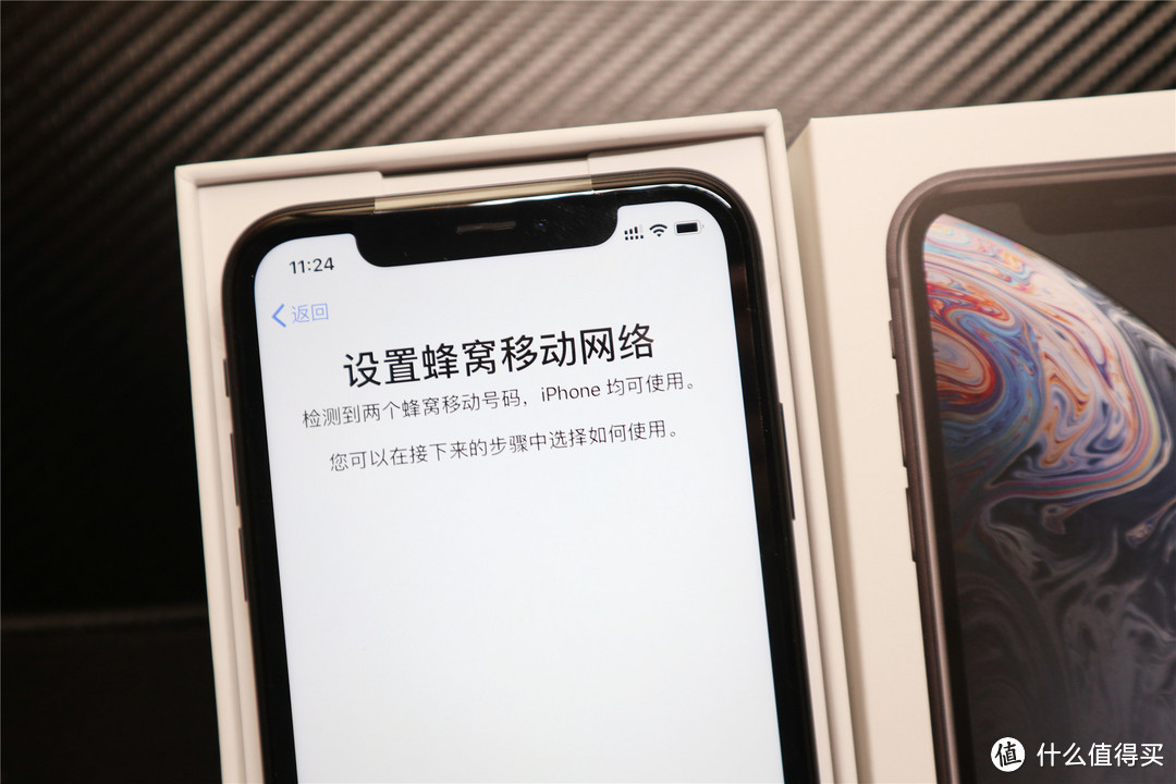 本来是去换电池，结果4964入手了128G iPhone XR