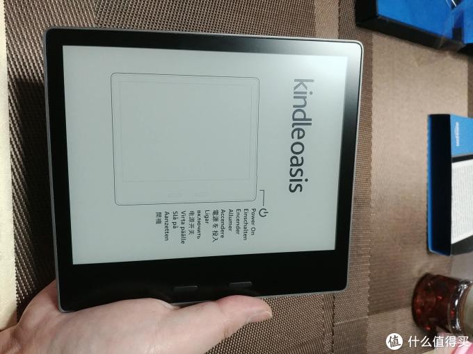 Kindle Oasis 2代开箱及与kindle Paperwhite 2比较 电子书阅读器 什么值得买