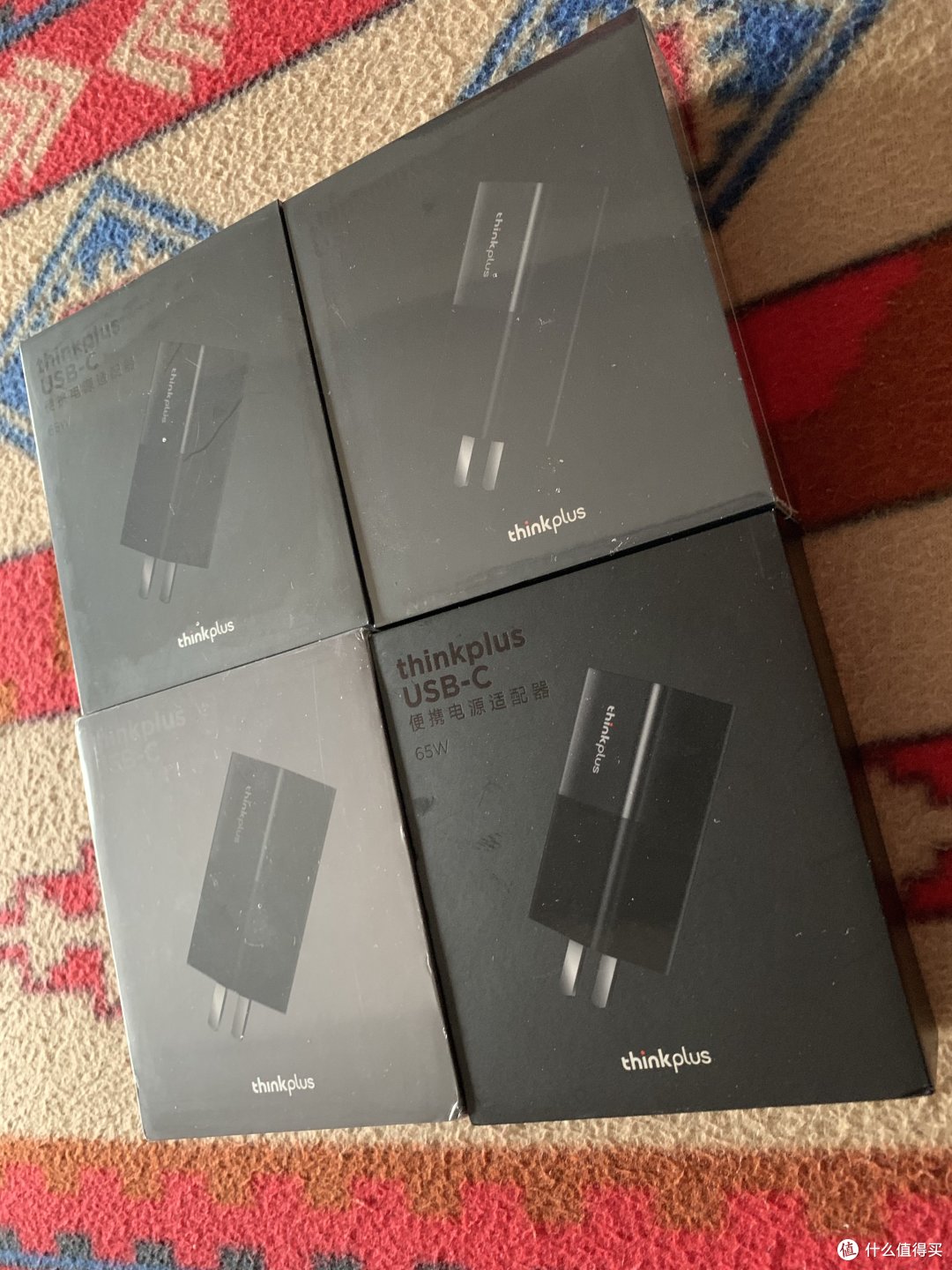 左下是众测发来的,另外三个官网半价不到买的。包装颜色不一样 左下是众测发来的,另外三个官网半价不到买的。包装颜色不一样