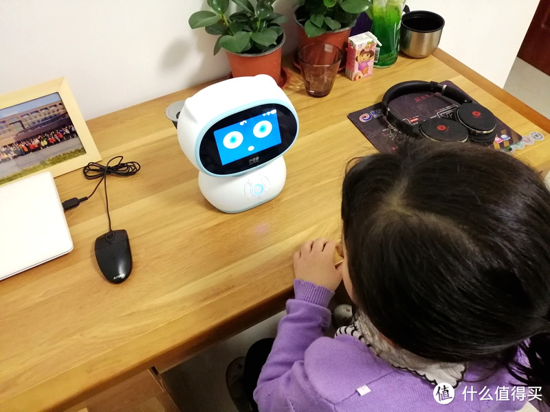 巴巴腾智能机器人S3：寓教于乐的智能小玩伴
