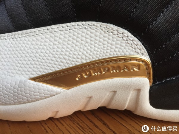 金色的JUMPMAN