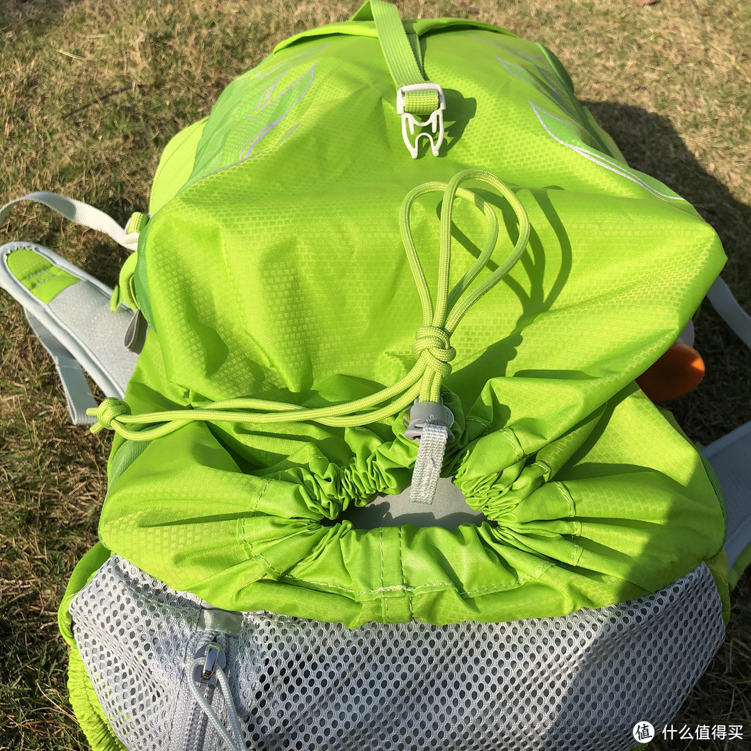 轻量背负单日徒步我选 Osprey Talon 魔爪 18L