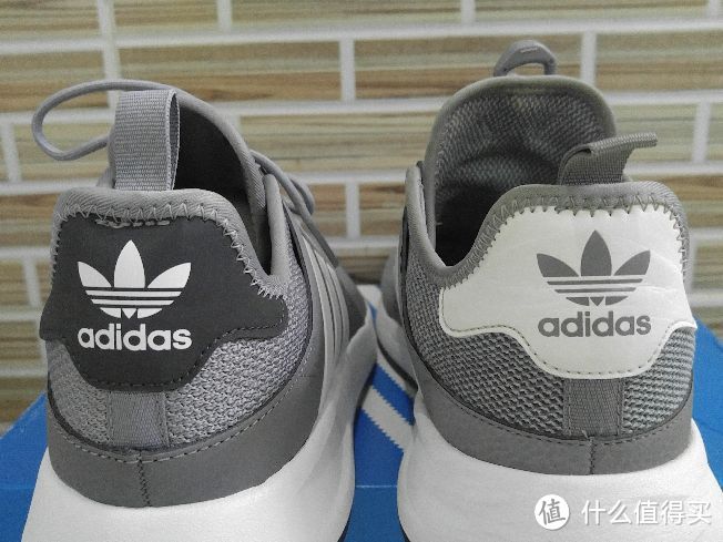 两双adidas三叶草X_PLR 对比