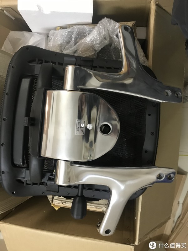 坐垫，下方一大块铝合金，整体17KG!!1爆菊压根就不慌