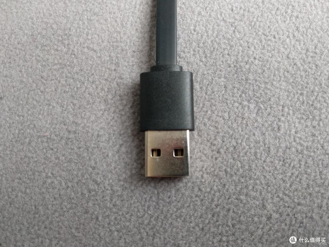 小米手环3,圆润得像个艺术品