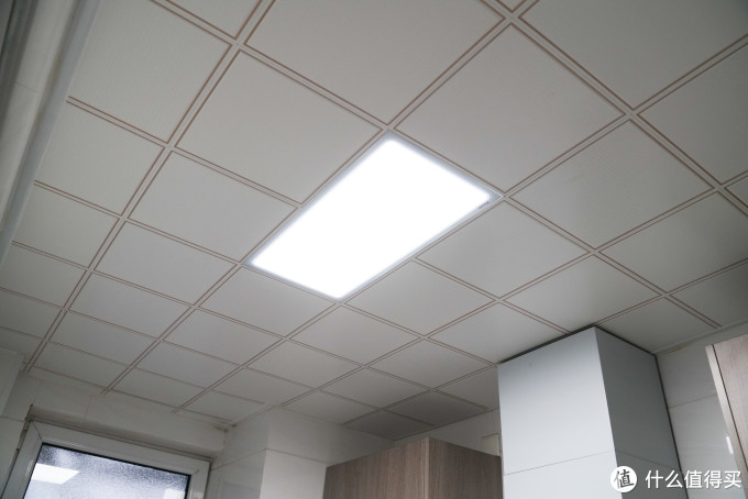 欧普吊顶灯安装