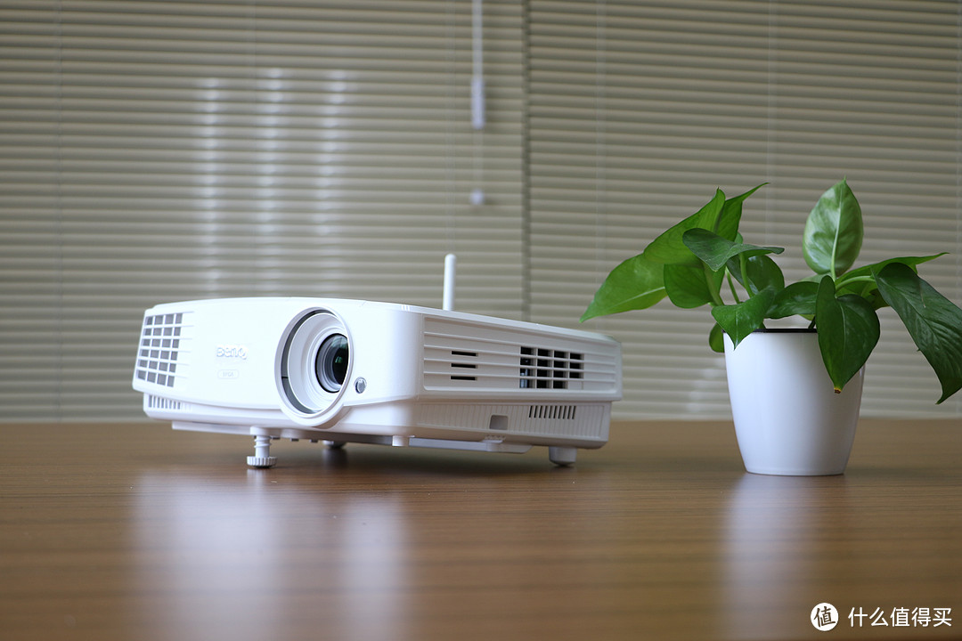 无线投屏智能商务长寿灯泡明基benq智能商务e310投影机最权威众测报告