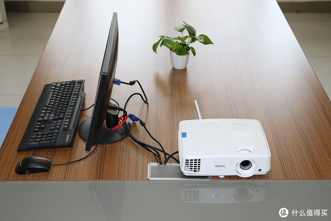 无线投屏智能商务长寿灯泡明基benq智能商务e310投影机最权威众测报告
