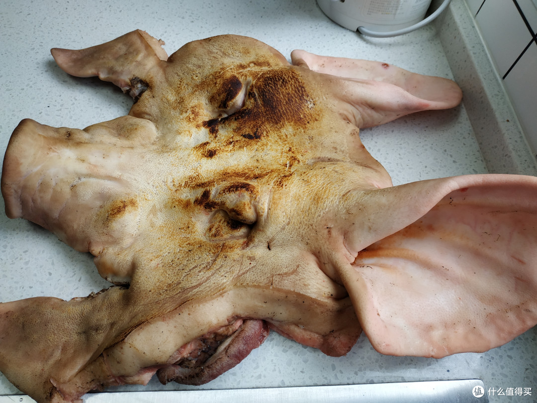 猪你的脸是那么大卤起来肯定很好吃