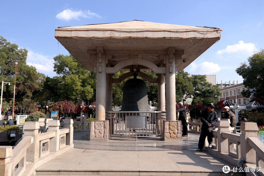 银川印象：新月白寺，古楼黄沙