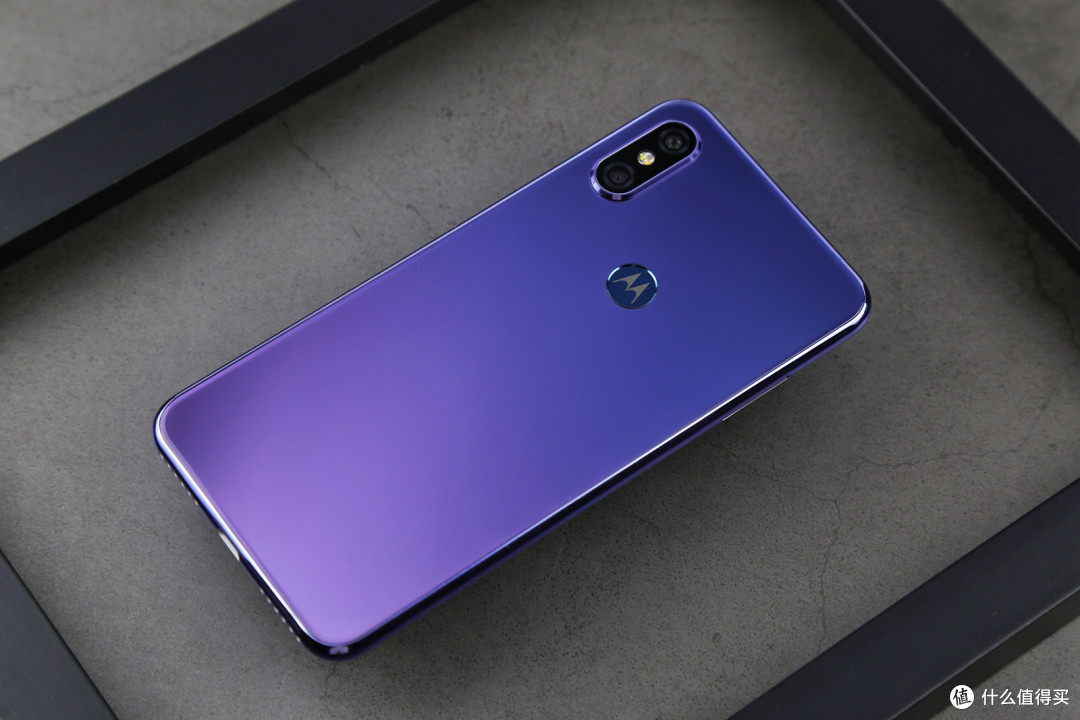 当科技遇上时尚,motorola p30极光色版图赏