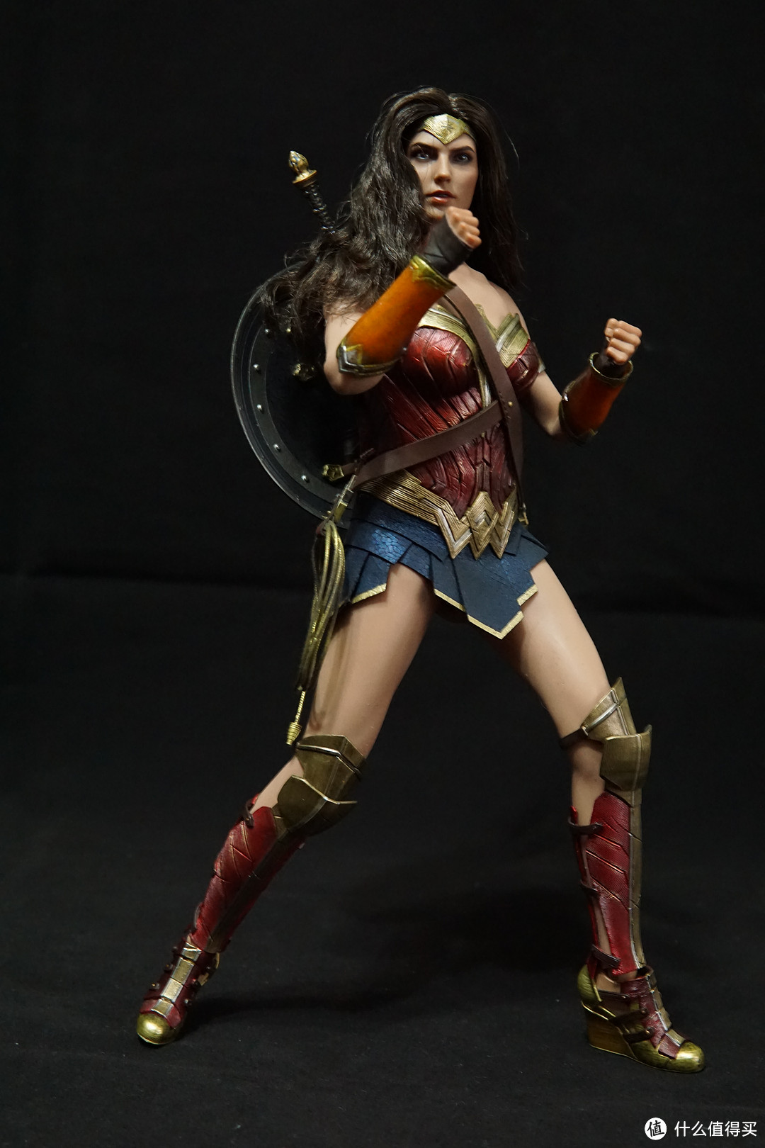 不像加朵的神奇女侠，Hottoys 正义联盟 神奇女侠 3.0 豪华版