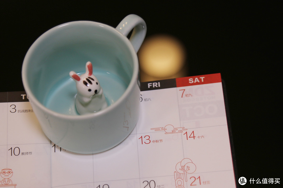 有满月 有兔兔  就是我们的阖家团圆日中秋节啦 你看出来了吗？
