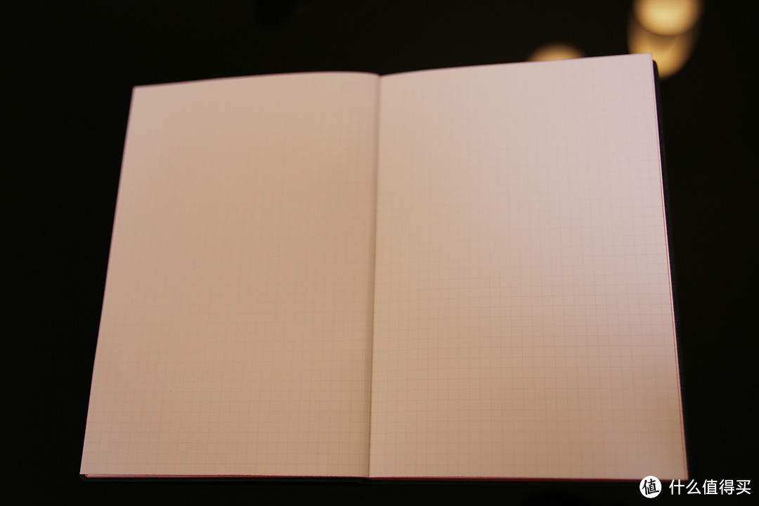 笔记本里面是这种小格子的样式