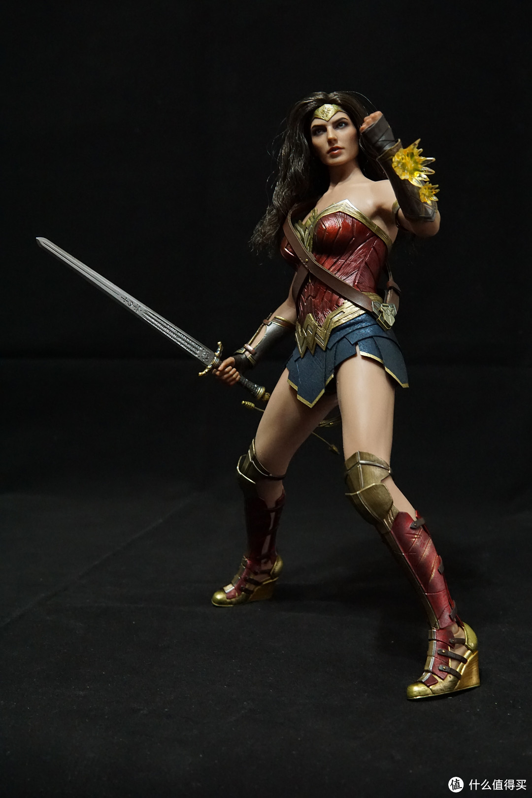 不像加朵的神奇女侠，Hottoys 正义联盟 神奇女侠 3.0 豪华版